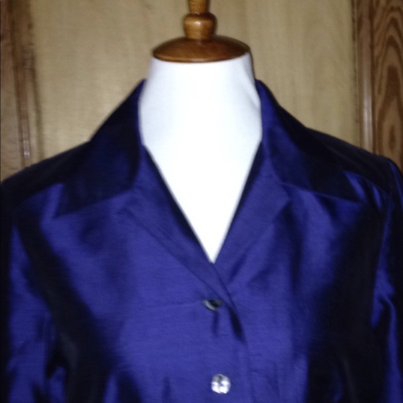 Elegant Dana Buchman Silk Top, Size 8, Like New - Picture 2 of 5